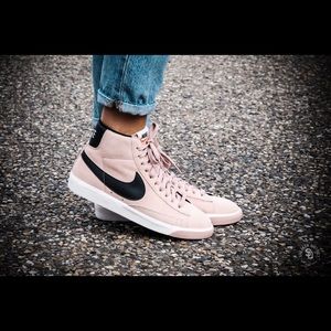 Nike women’s blazer mid vintage  suede